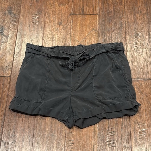 Medium AERIE Comfy Women's Black Shorts - Picture 3 of 9